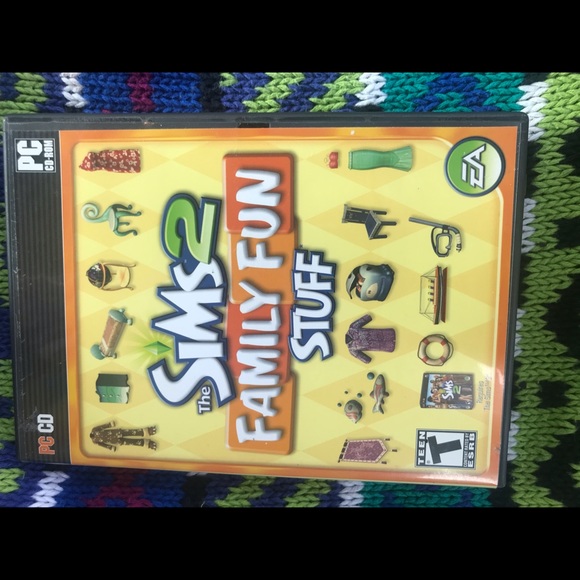 The Sims PC Games and Guidebooks (bundle of 17) - Picture 14 of 15